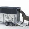 BRUDER 1:16 HORSE TRAILER INCL 1 HORSE