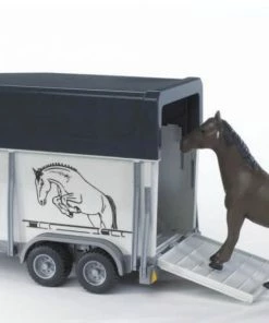 BRUDER 1:16 HORSE TRAILER INCL 1 HORSE